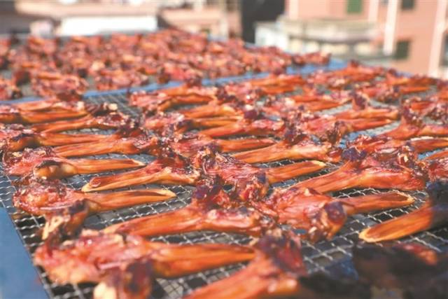 秋风起，晒腊味！又到了东莞人晒腊味的时节