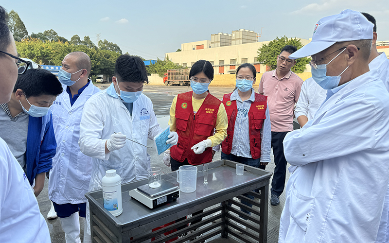 万江农技“轻骑兵”送“技”进企促防疫